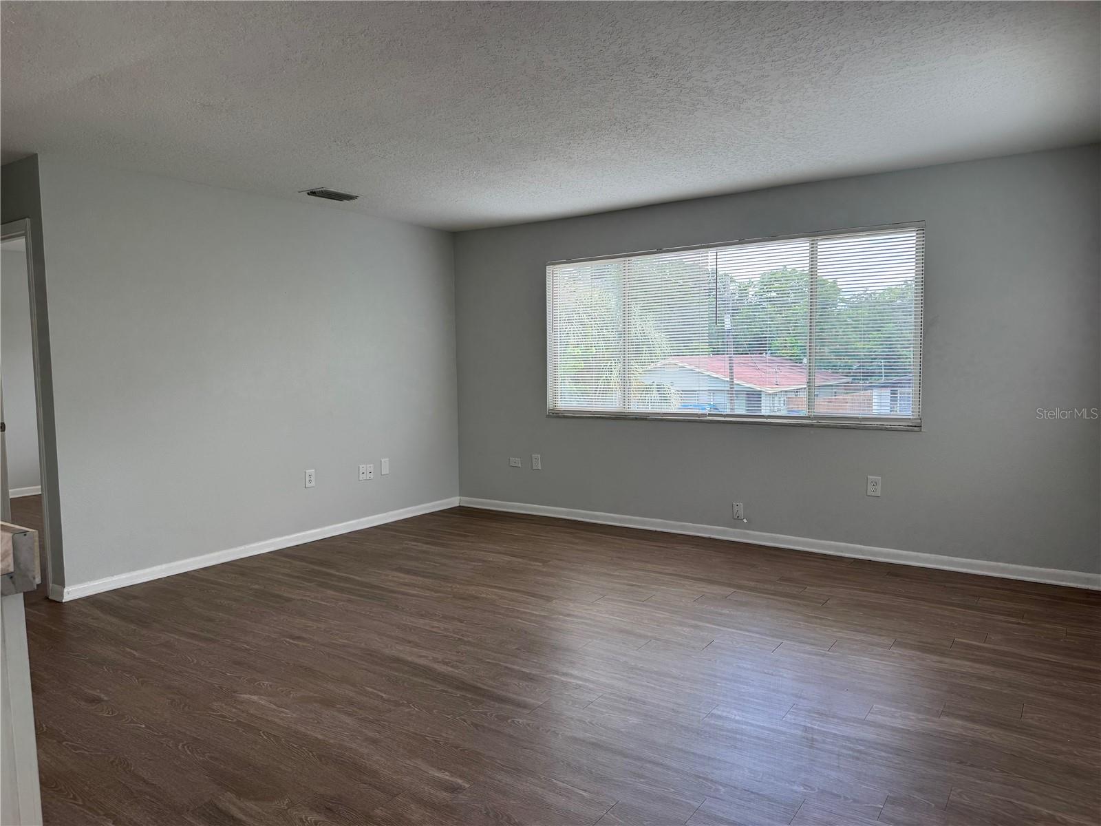 Image 9 of 37 For 1415 Holland Avenue