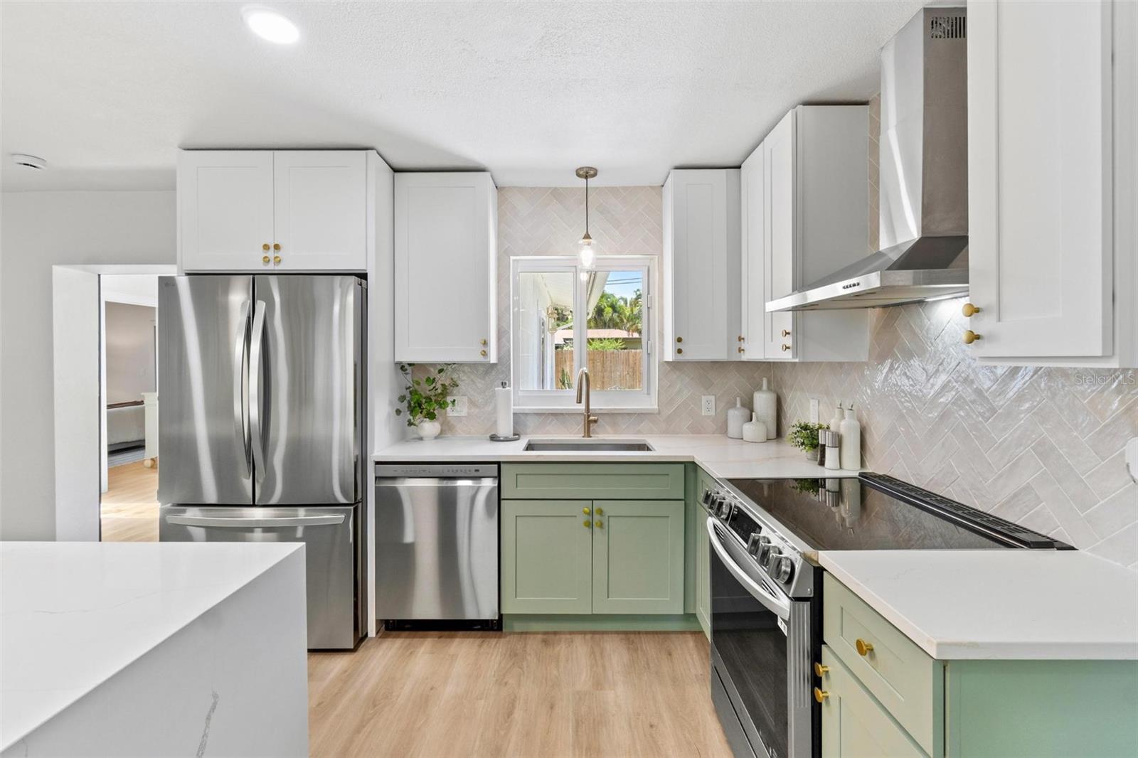 Image 12 of 37 For 8263 27th Avenue N