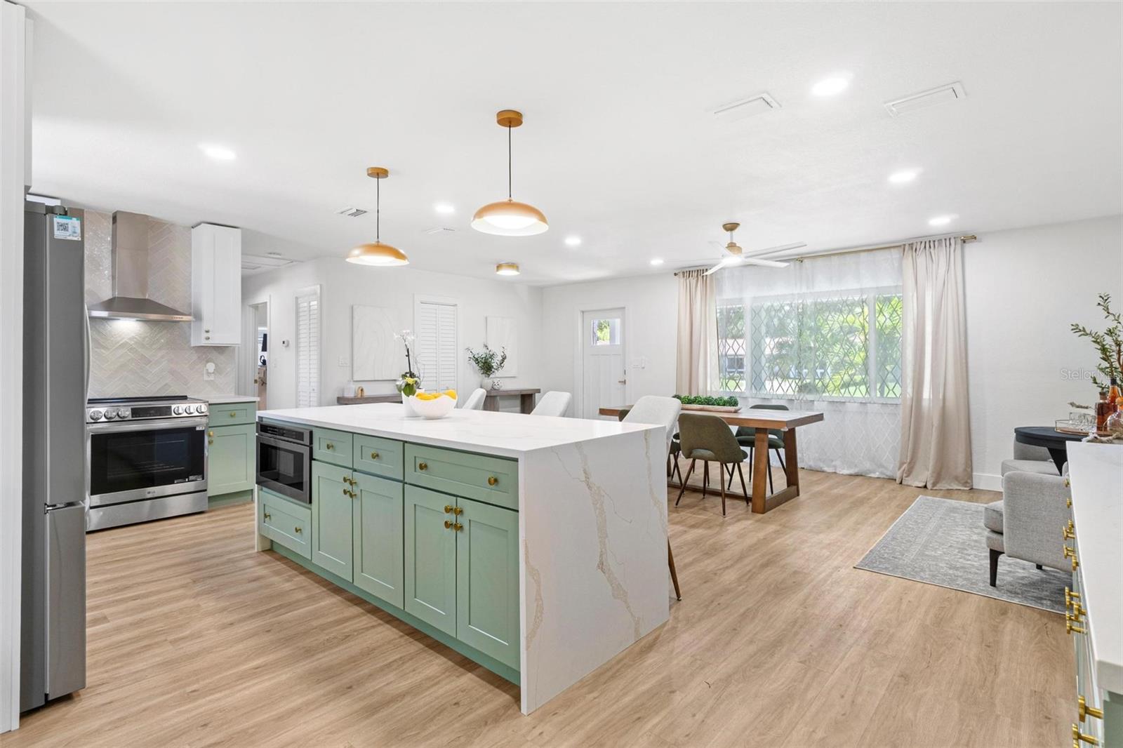 Image 16 of 37 For 8263 27th Avenue N