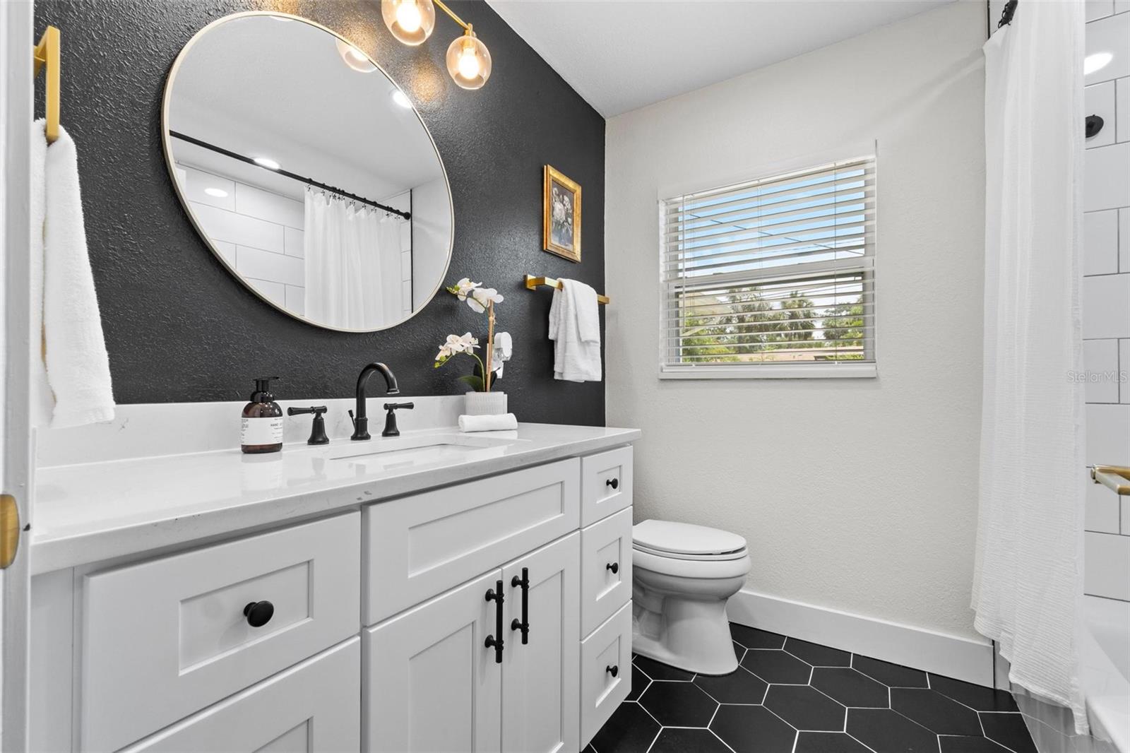 Image 6 of 37 For 8263 27th Avenue N