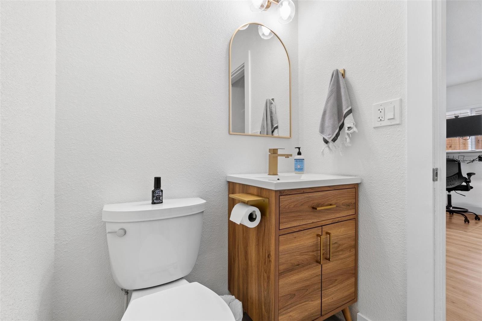 Image 7 of 37 For 8263 27th Avenue N