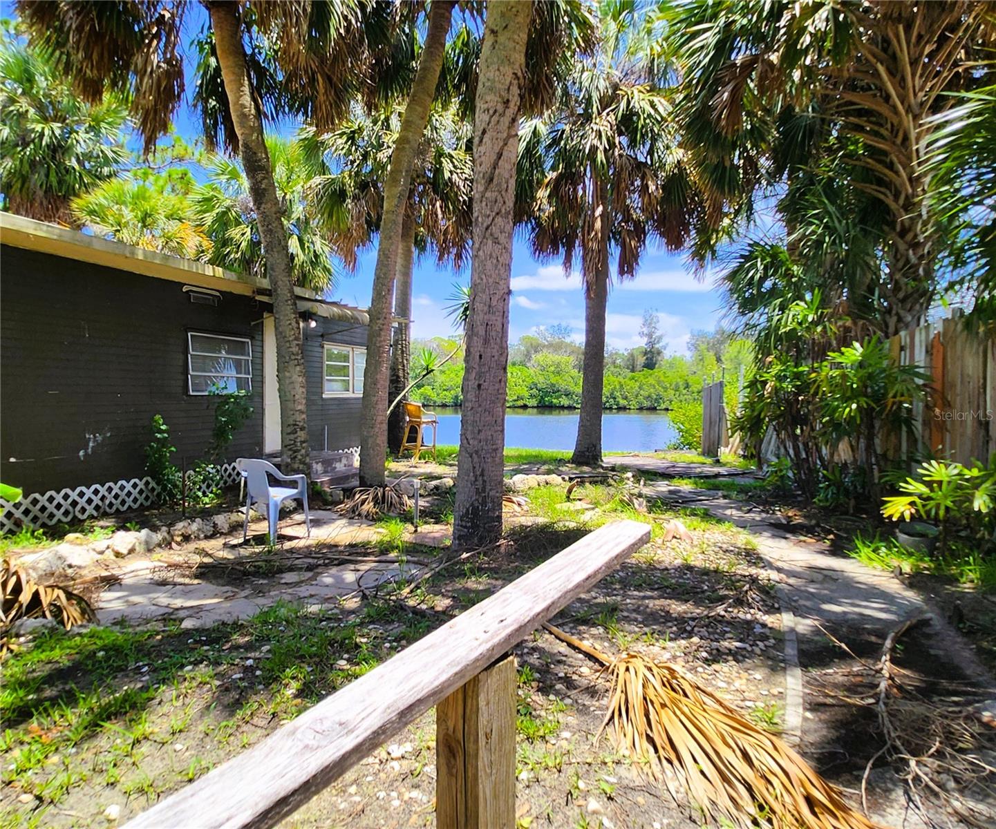 Image 11 of 31 For 6977 Edgewater Drive