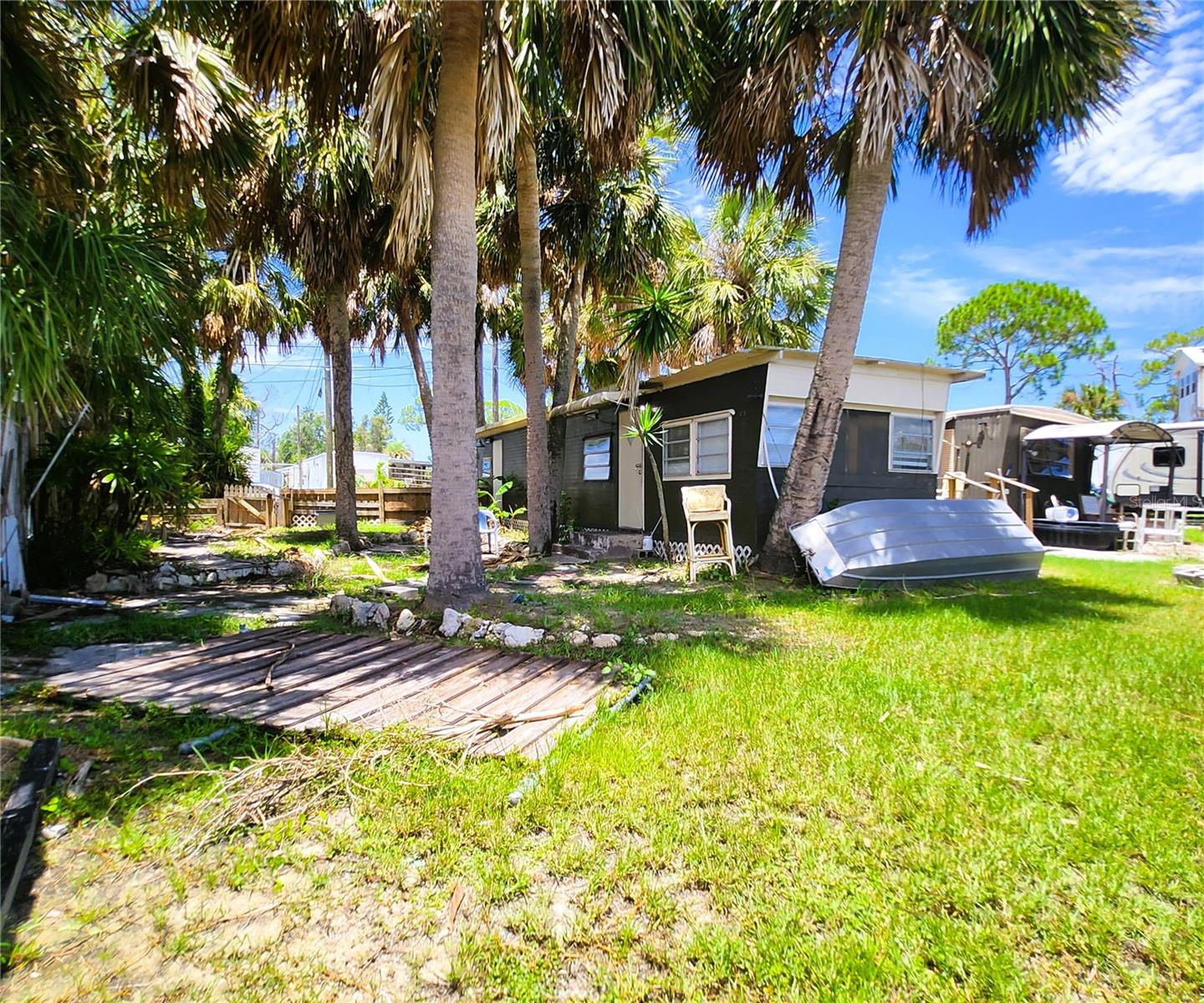 Image 13 of 31 For 6977 Edgewater Drive