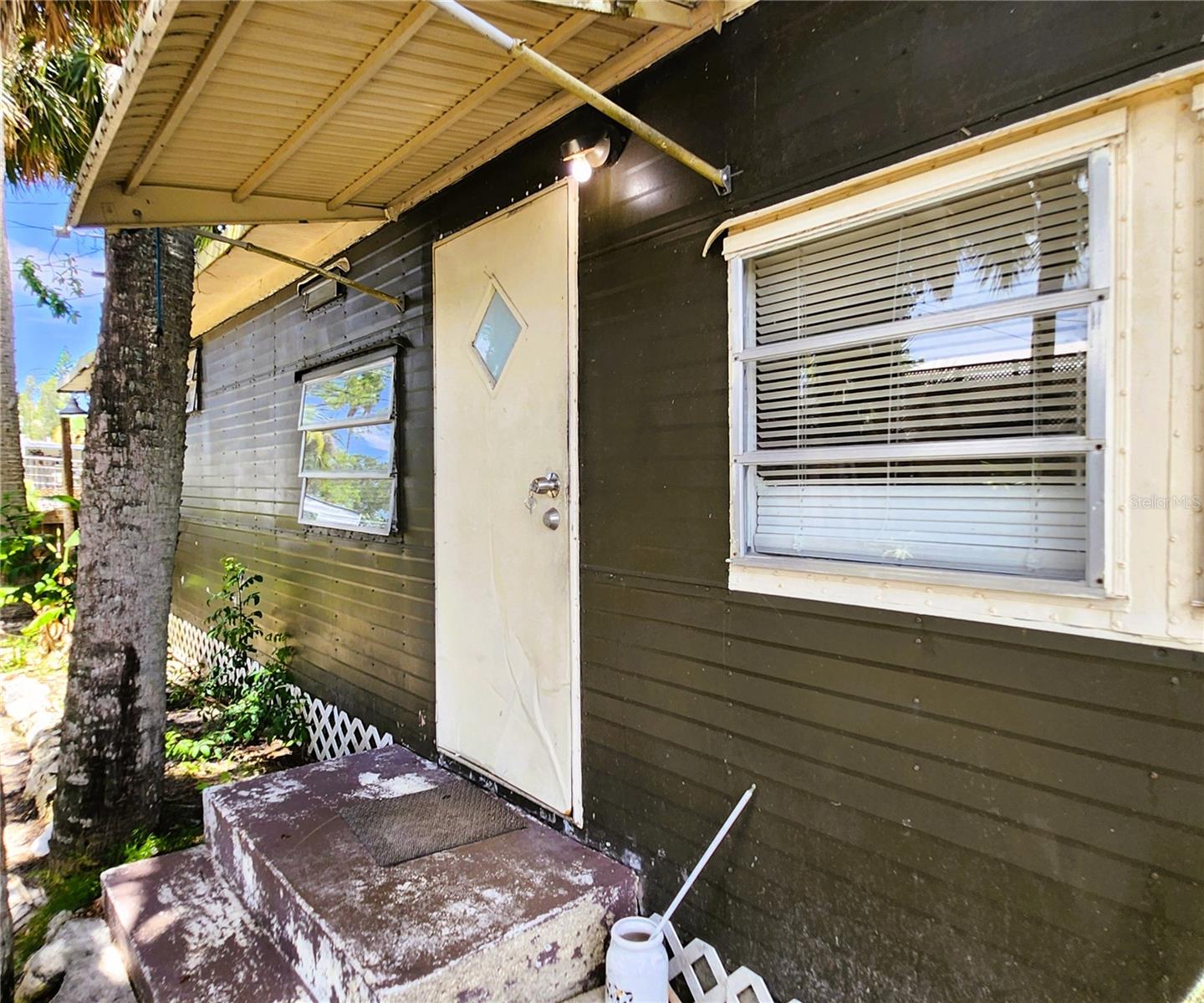 Image 15 of 31 For 6977 Edgewater Drive