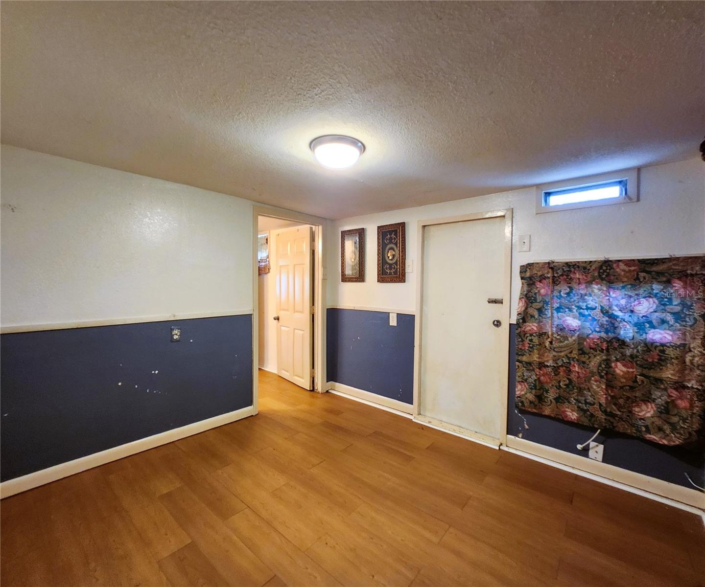 Image 28 of 31 For 6977 Edgewater Drive