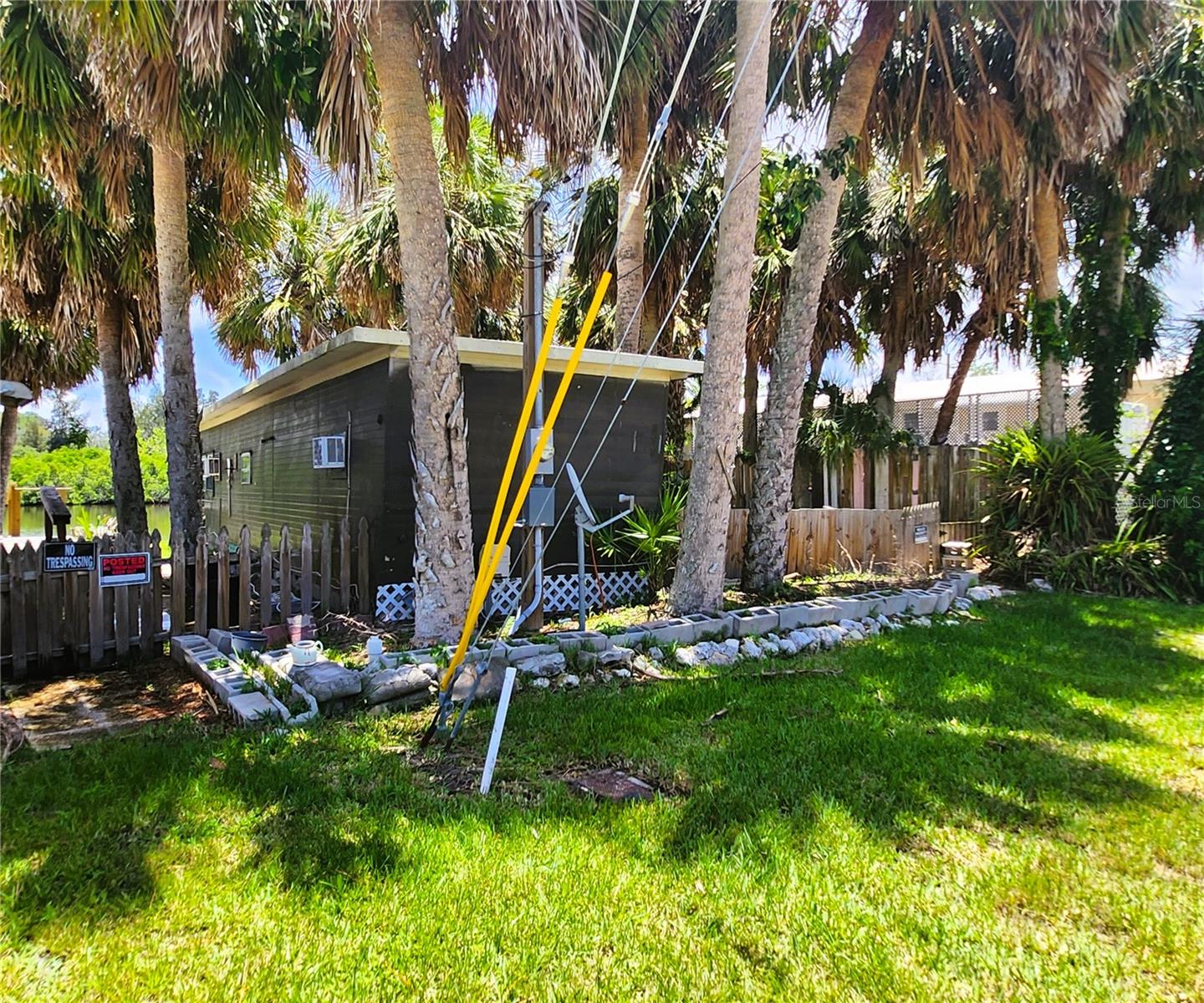 Image 7 of 31 For 6977 Edgewater Drive