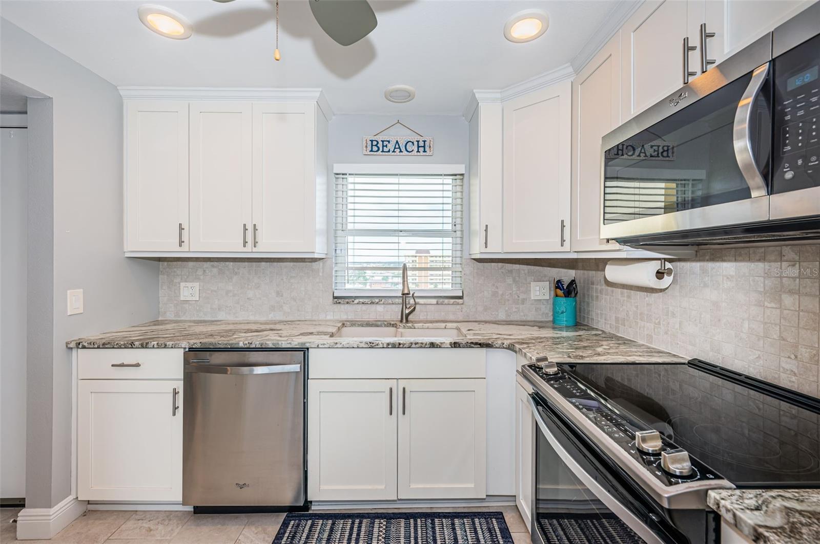 Image 5 of 55 For 4775 Cove Circle 904