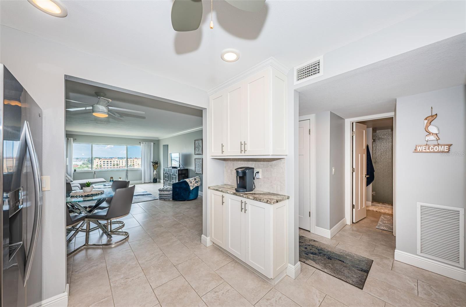 Image 8 of 55 For 4775 Cove Circle 904