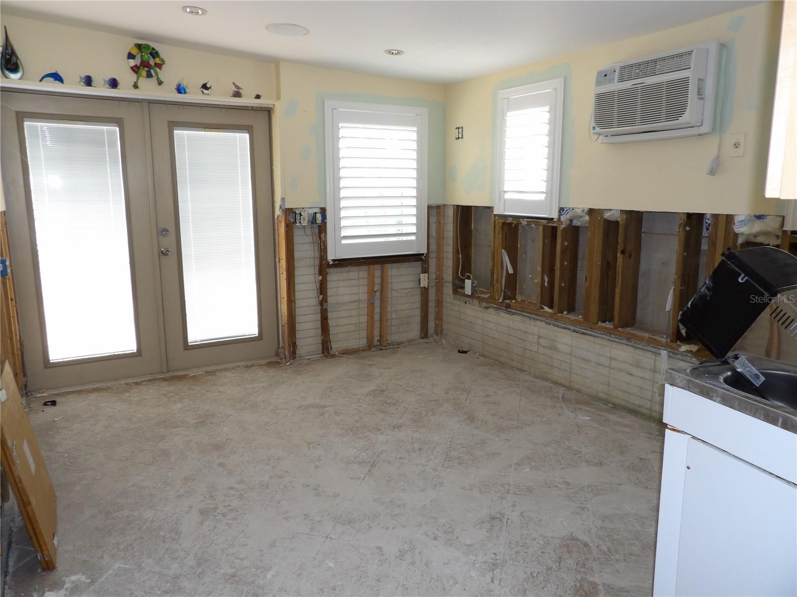 Image 9 of 15 For 14900 Bayshore Drive