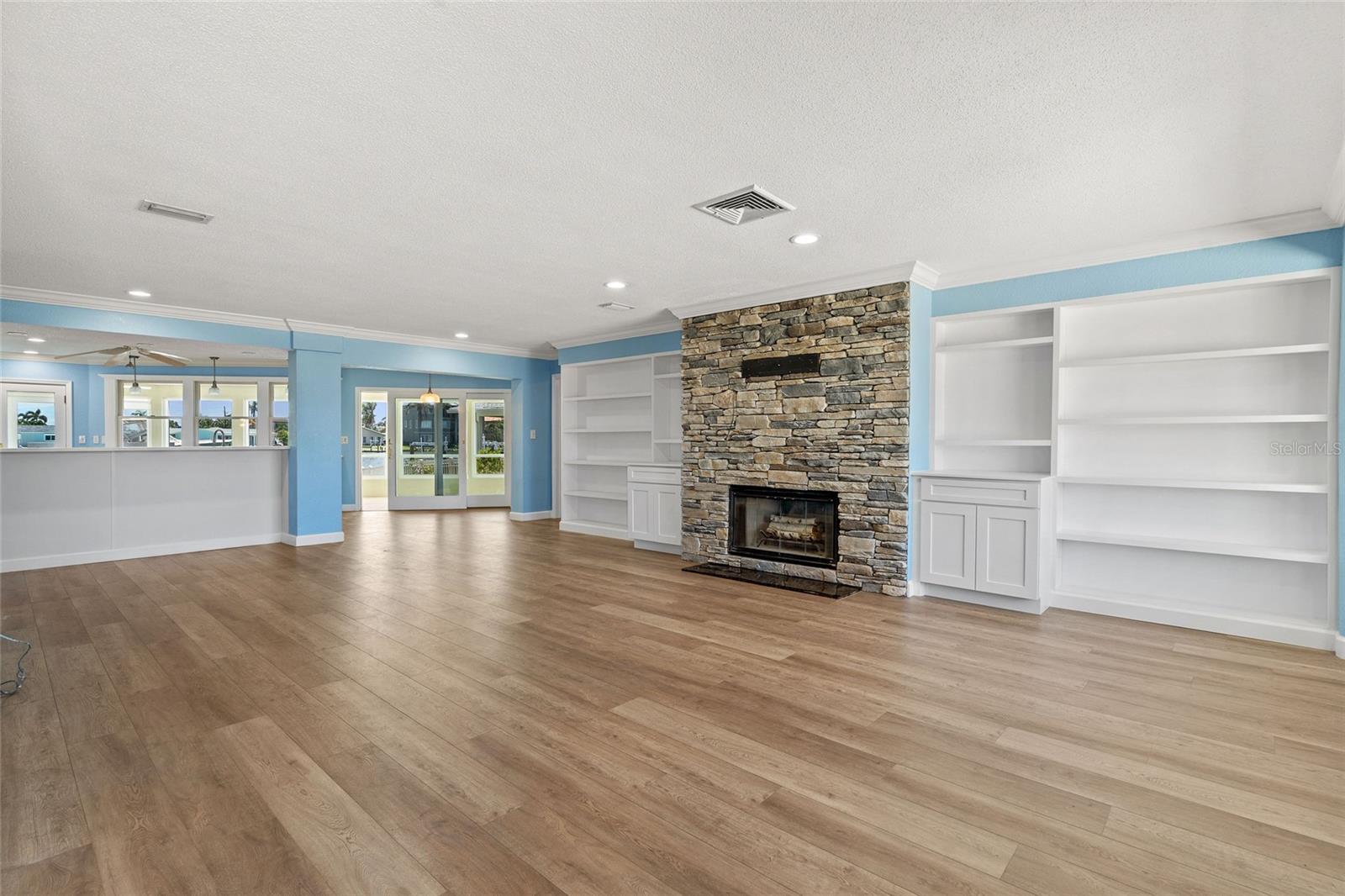 Image 12 of 42 For 5433 Oakhurst Drive