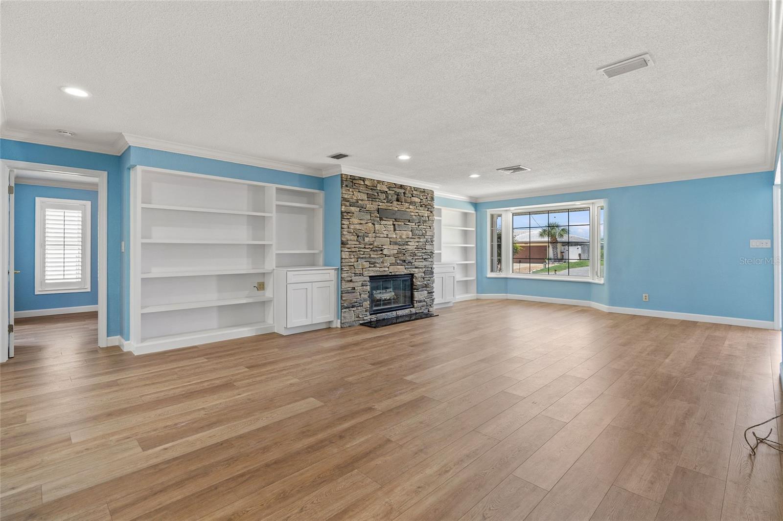 Image 13 of 42 For 5433 Oakhurst Drive