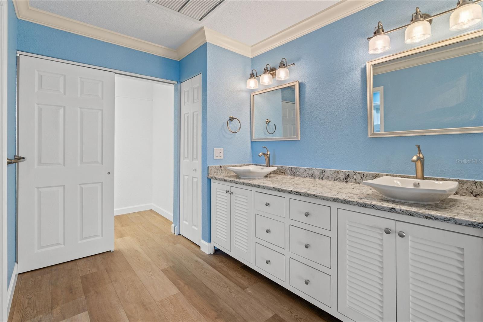 Image 18 of 42 For 5433 Oakhurst Drive