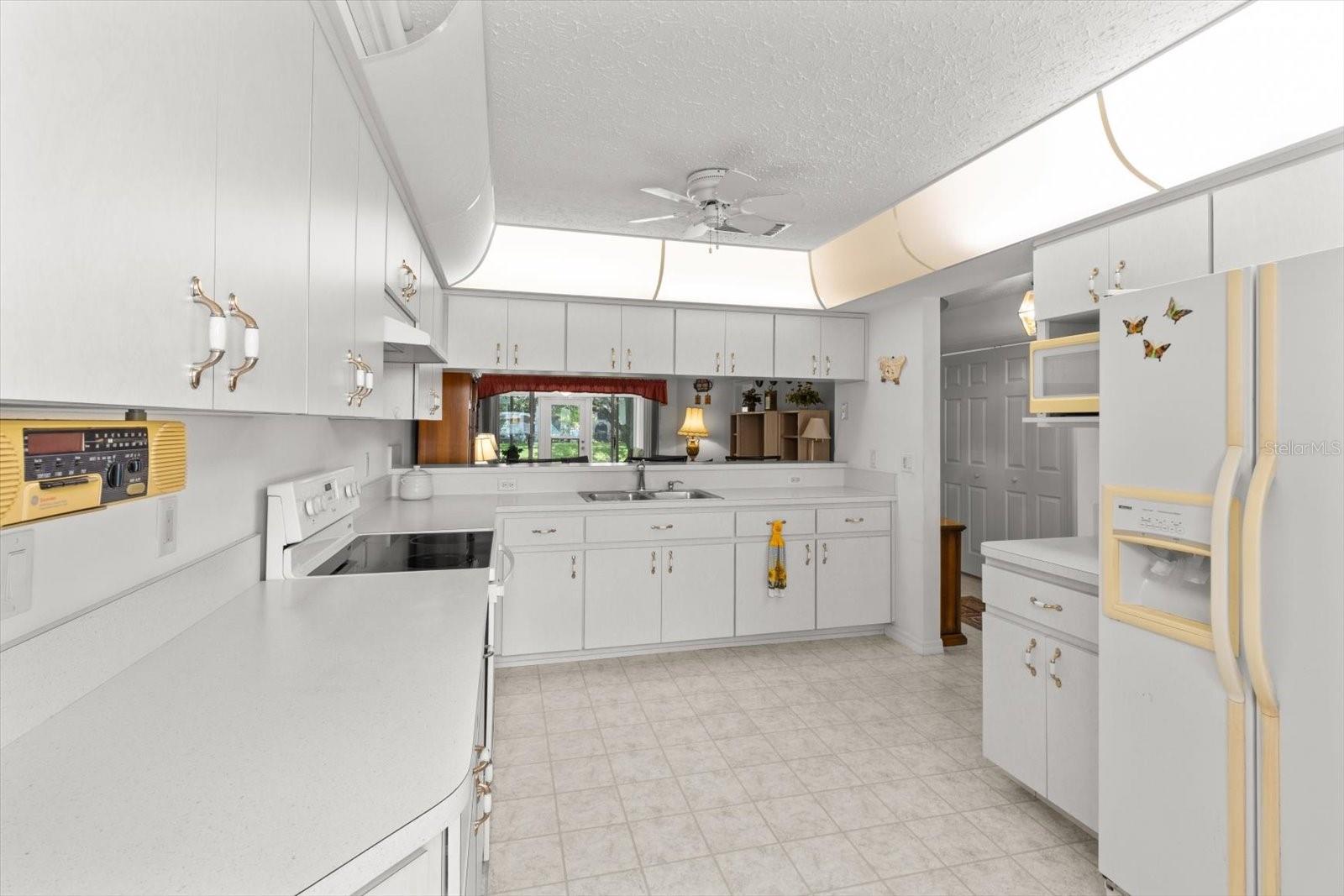 Image 14 of 46 For 824 Lanark Drive