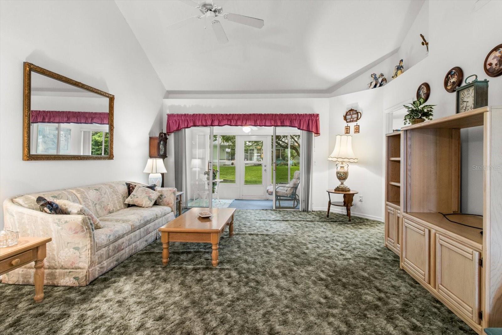 Image 3 of 46 For 824 Lanark Drive
