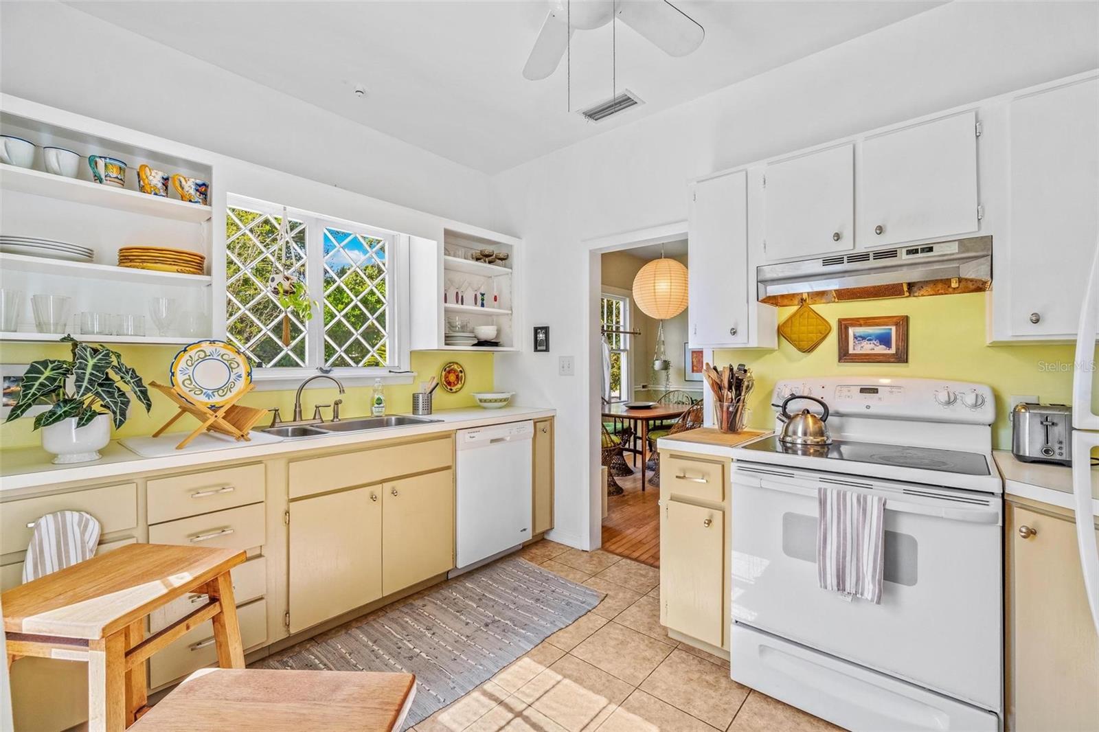 Image 13 of 42 For 629 24th Avenue N