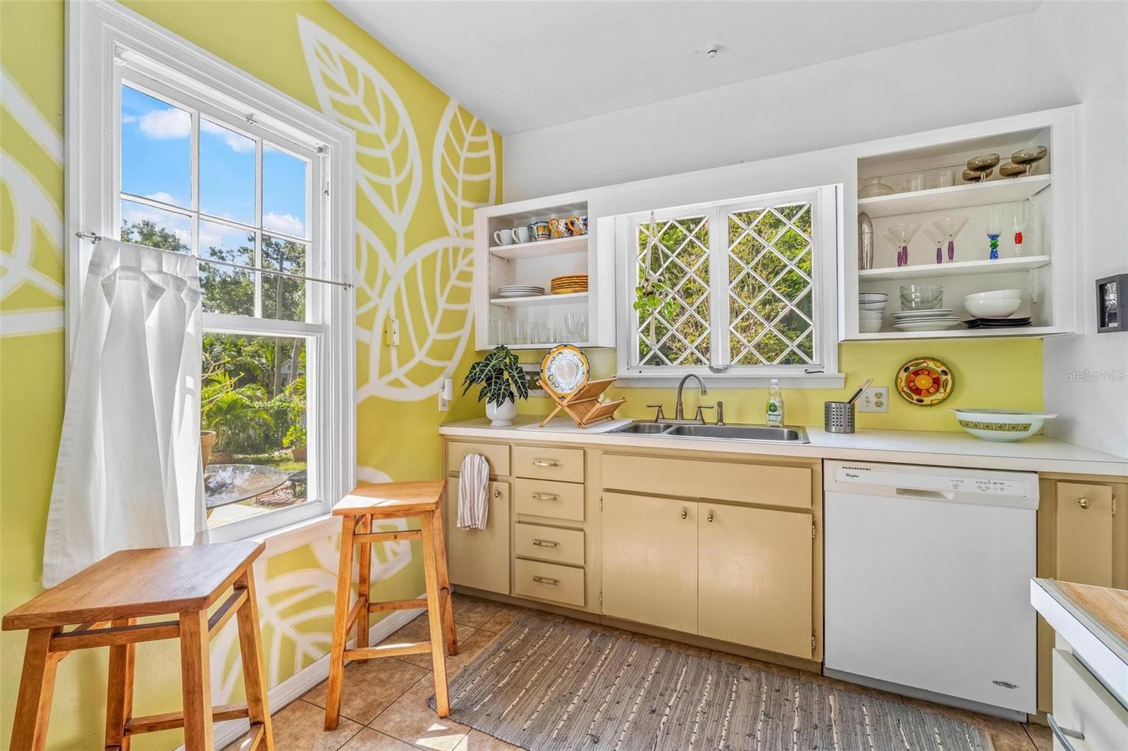 Image 14 of 42 For 629 24th Avenue N