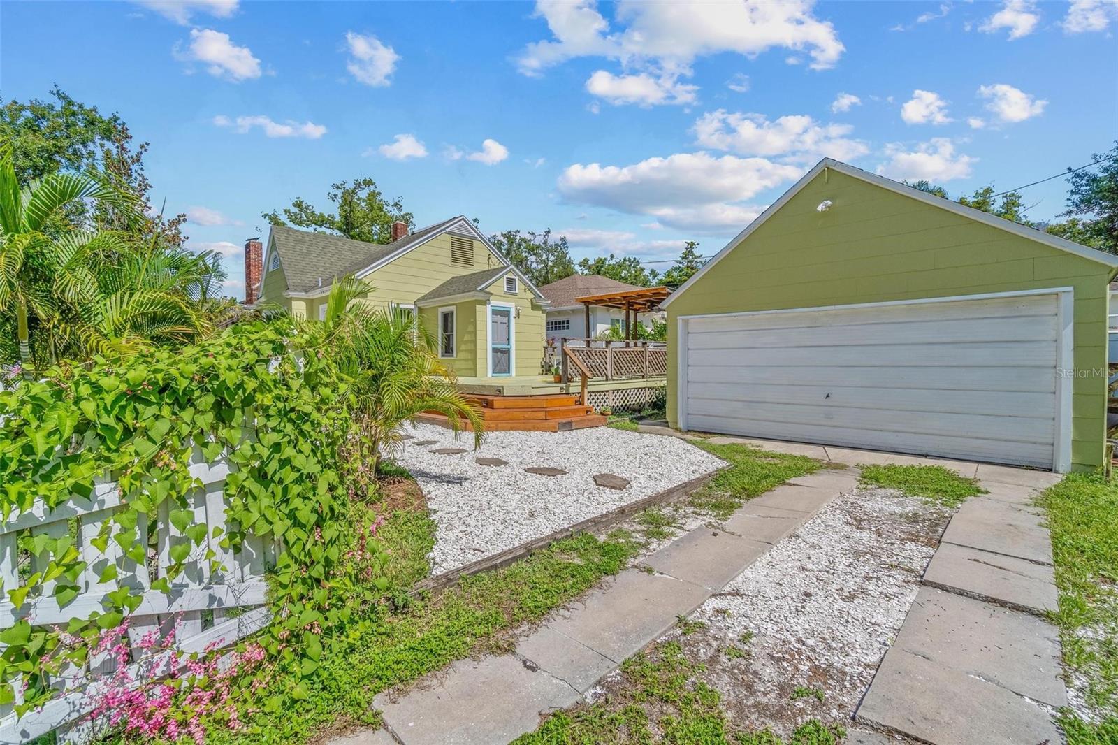 Image 38 of 42 For 629 24th Avenue N