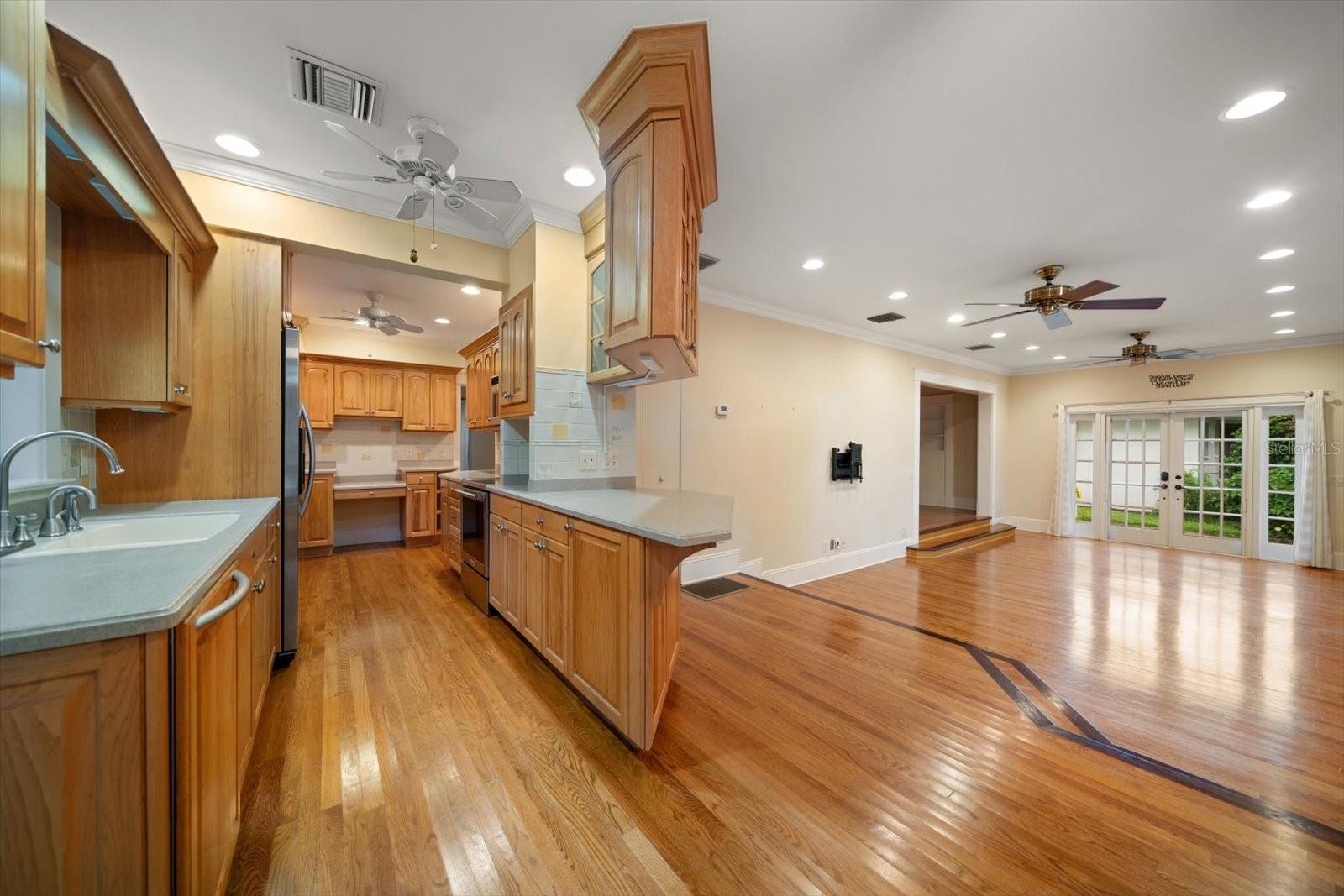 Image 11 of 43 For 239 Florida Avenue