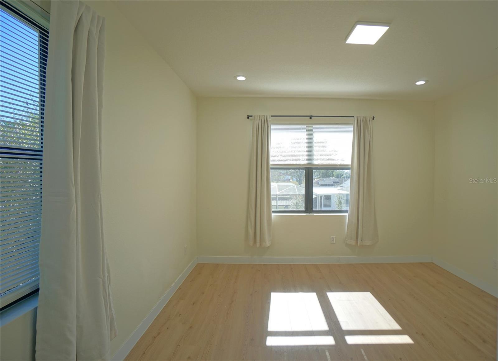 Image 7 of 16 For 4342 Villa Alina Court