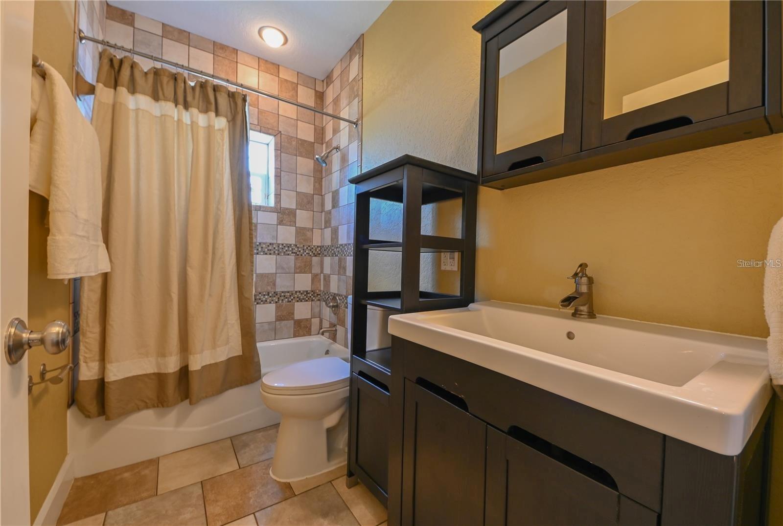 Image 16 of 47 For 3035 Granville Court N