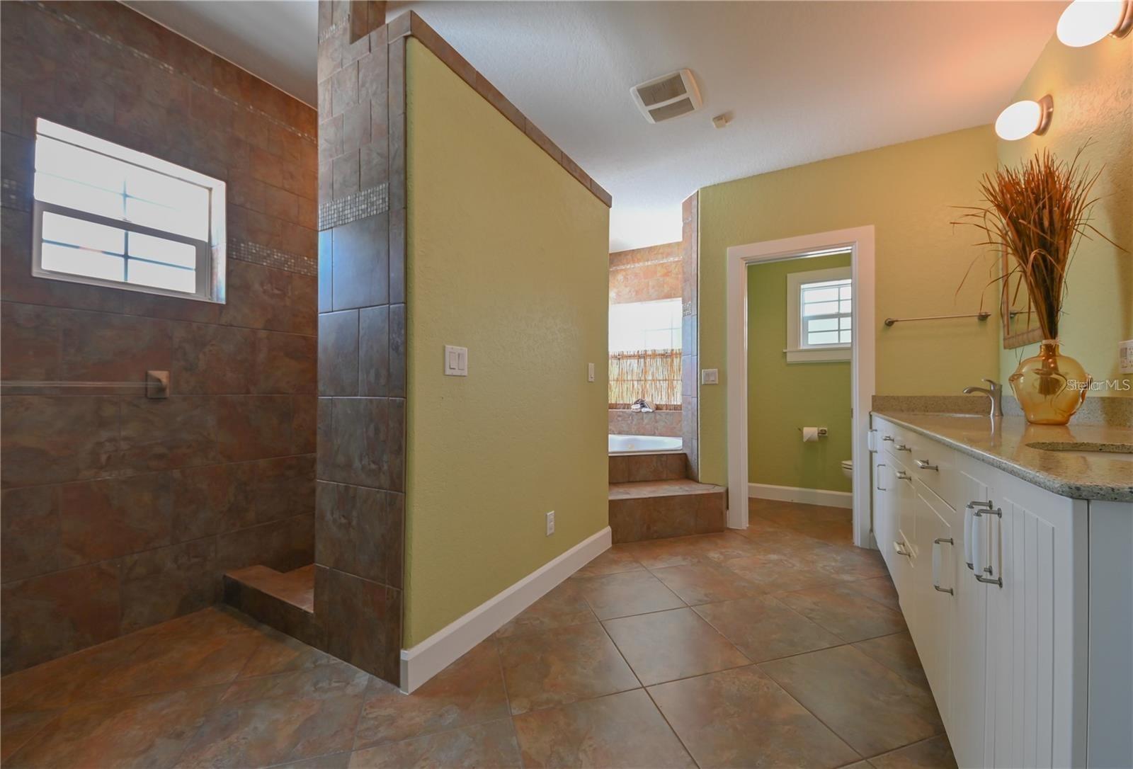 Image 22 of 47 For 3035 Granville Court N