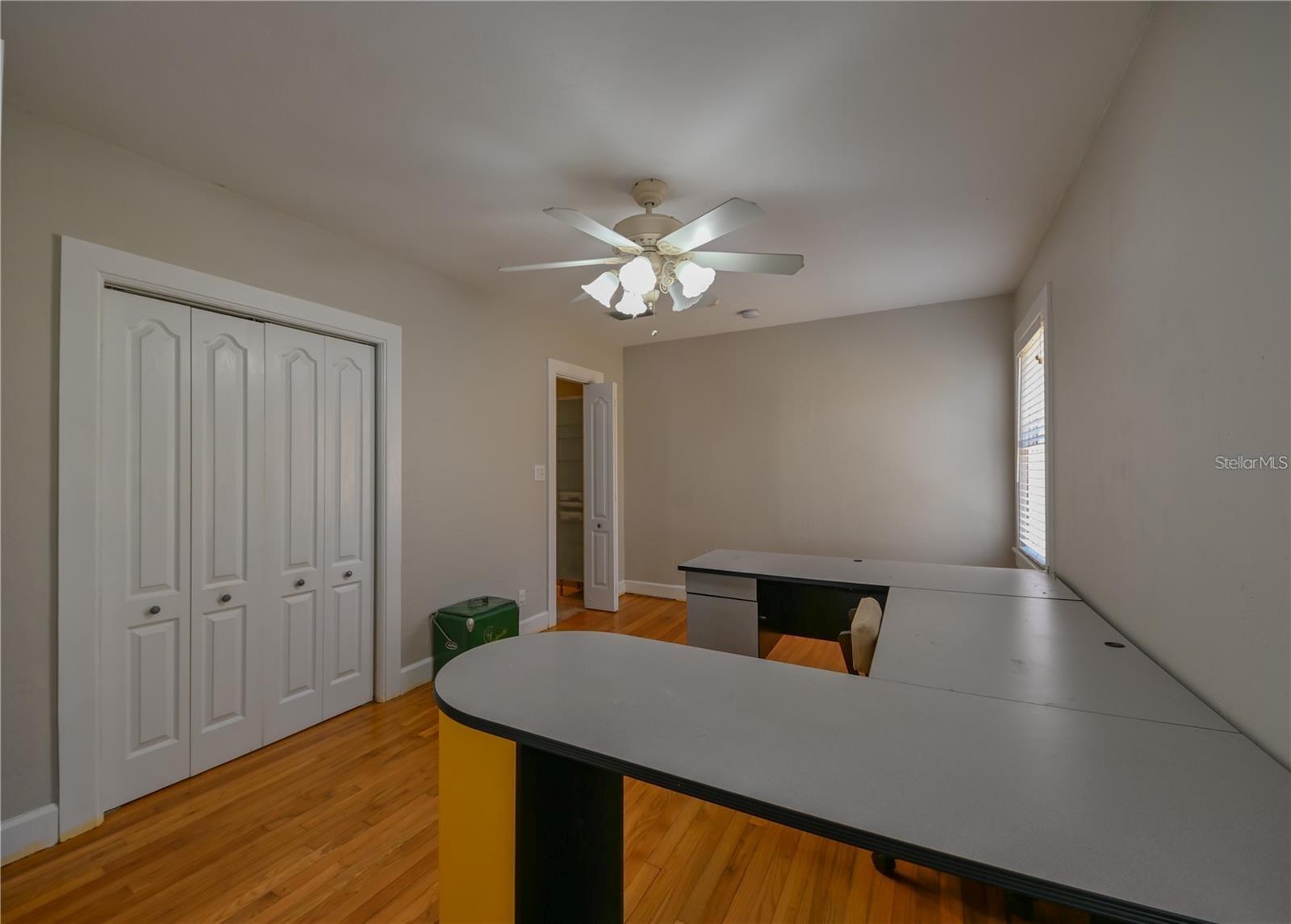 Image 30 of 47 For 3035 Granville Court N