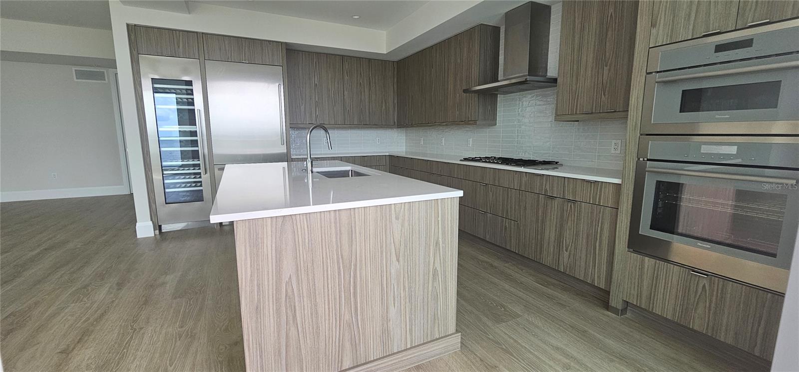 Image 16 of 32 For 2910 Barcelona Street 503