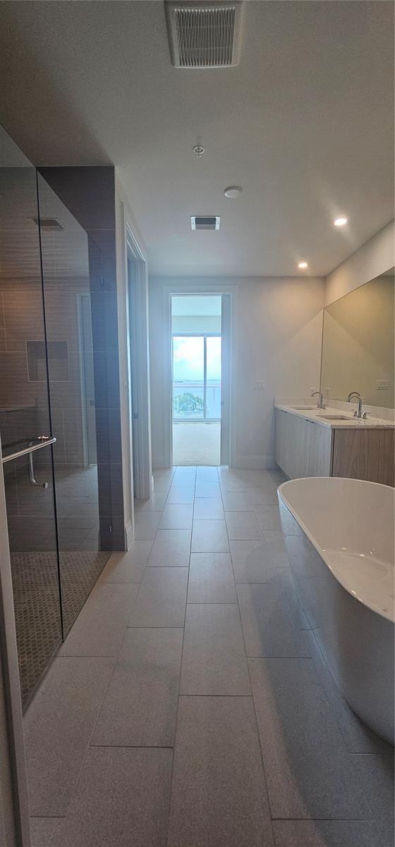 Image 22 of 32 For 2910 Barcelona Street 503