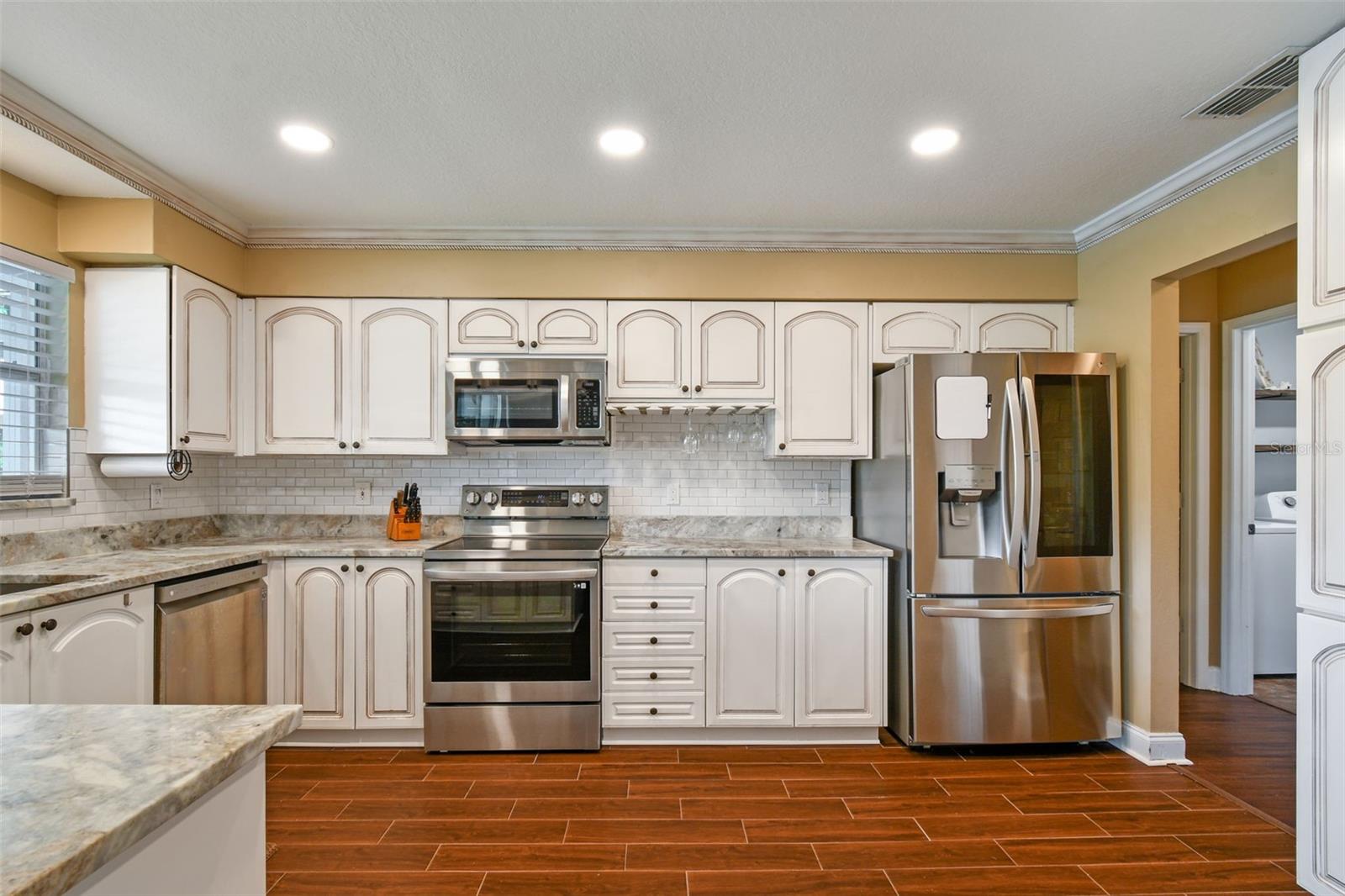 Image 13 of 100 For 17737 Esprit Drive