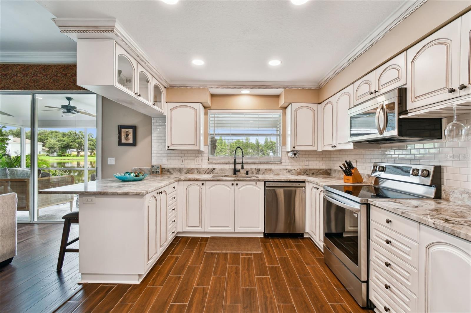 Image 22 of 100 For 17737 Esprit Drive