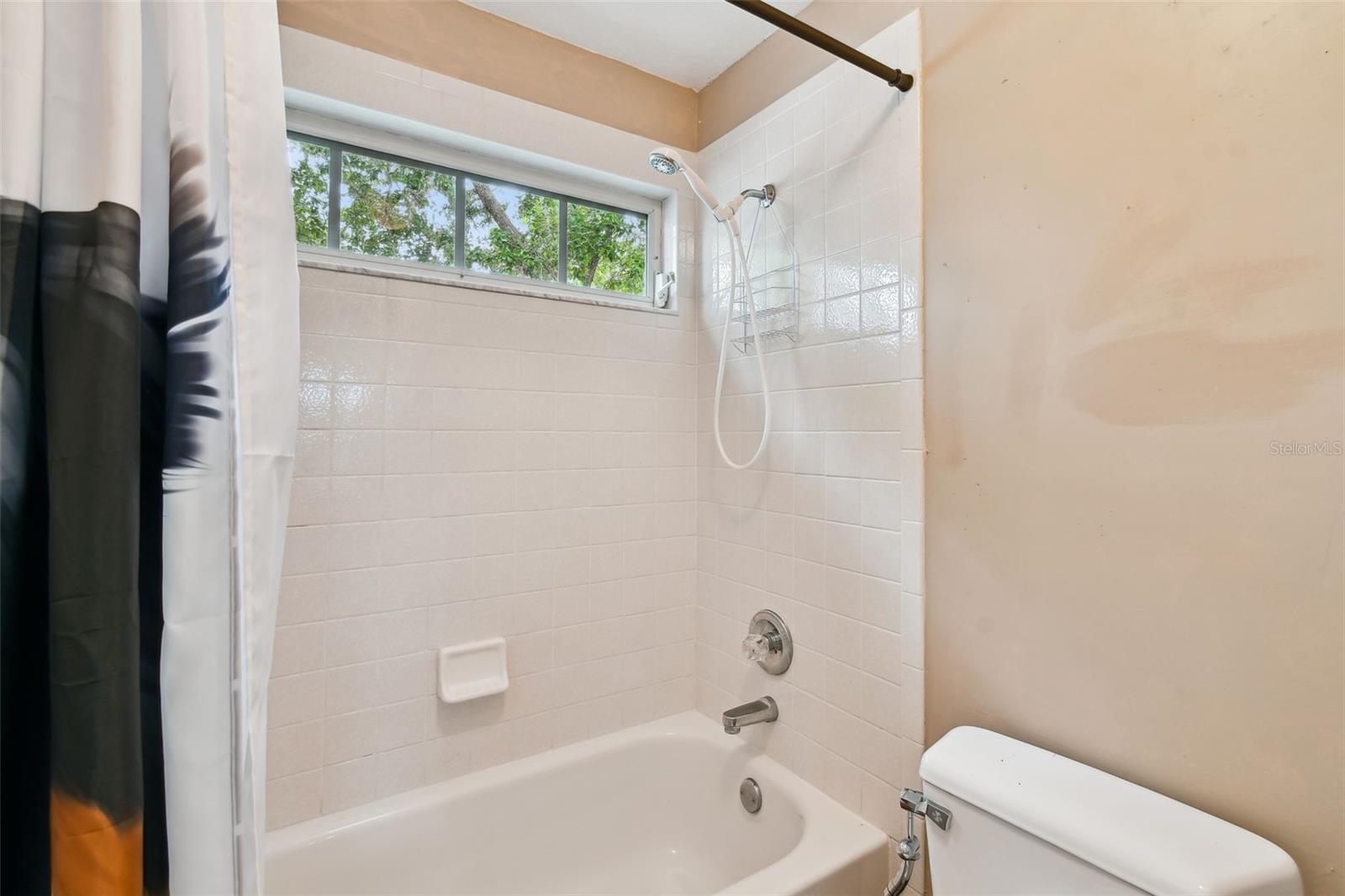 Image 33 of 100 For 17737 Esprit Drive