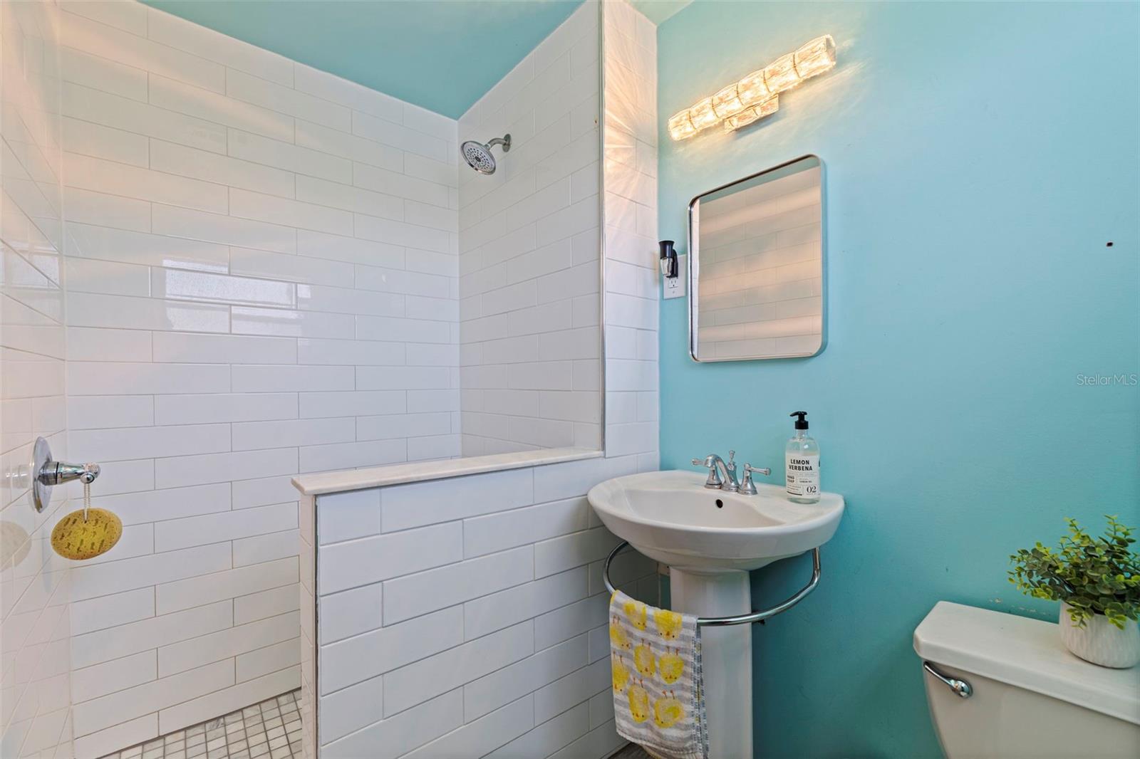 Image 15 of 37 For 1416 83rd Avenue N
