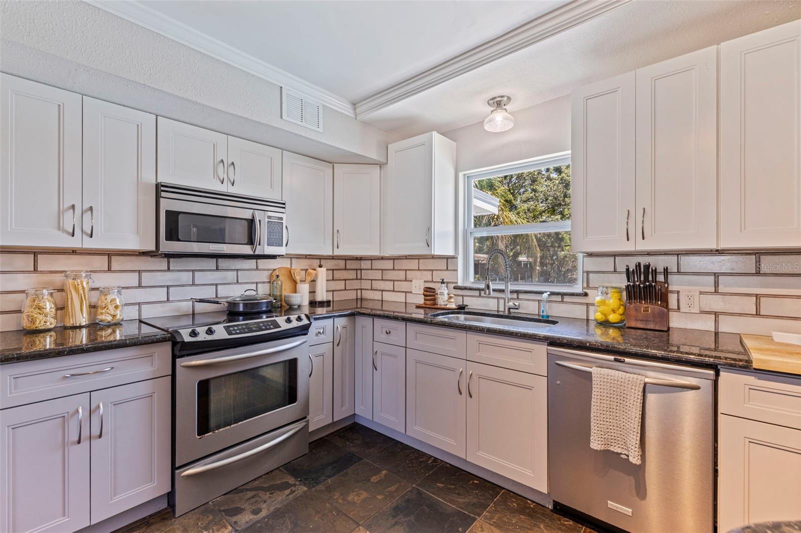 Image 6 of 37 For 1416 83rd Avenue N