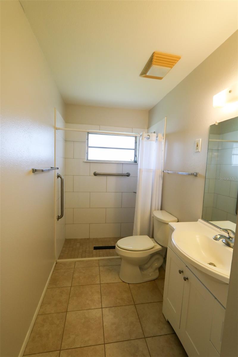 Listing photo id 12 for 1204 Harkness Way
