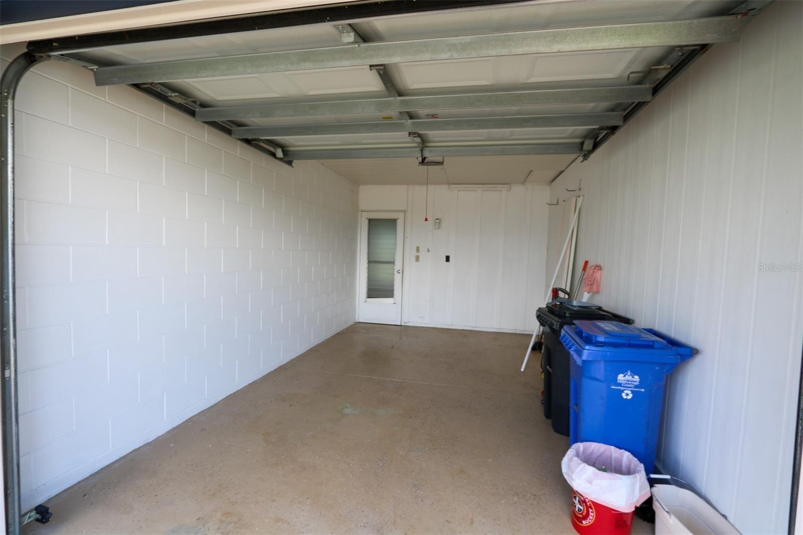 Listing photo id 19 for 1204 Harkness Way