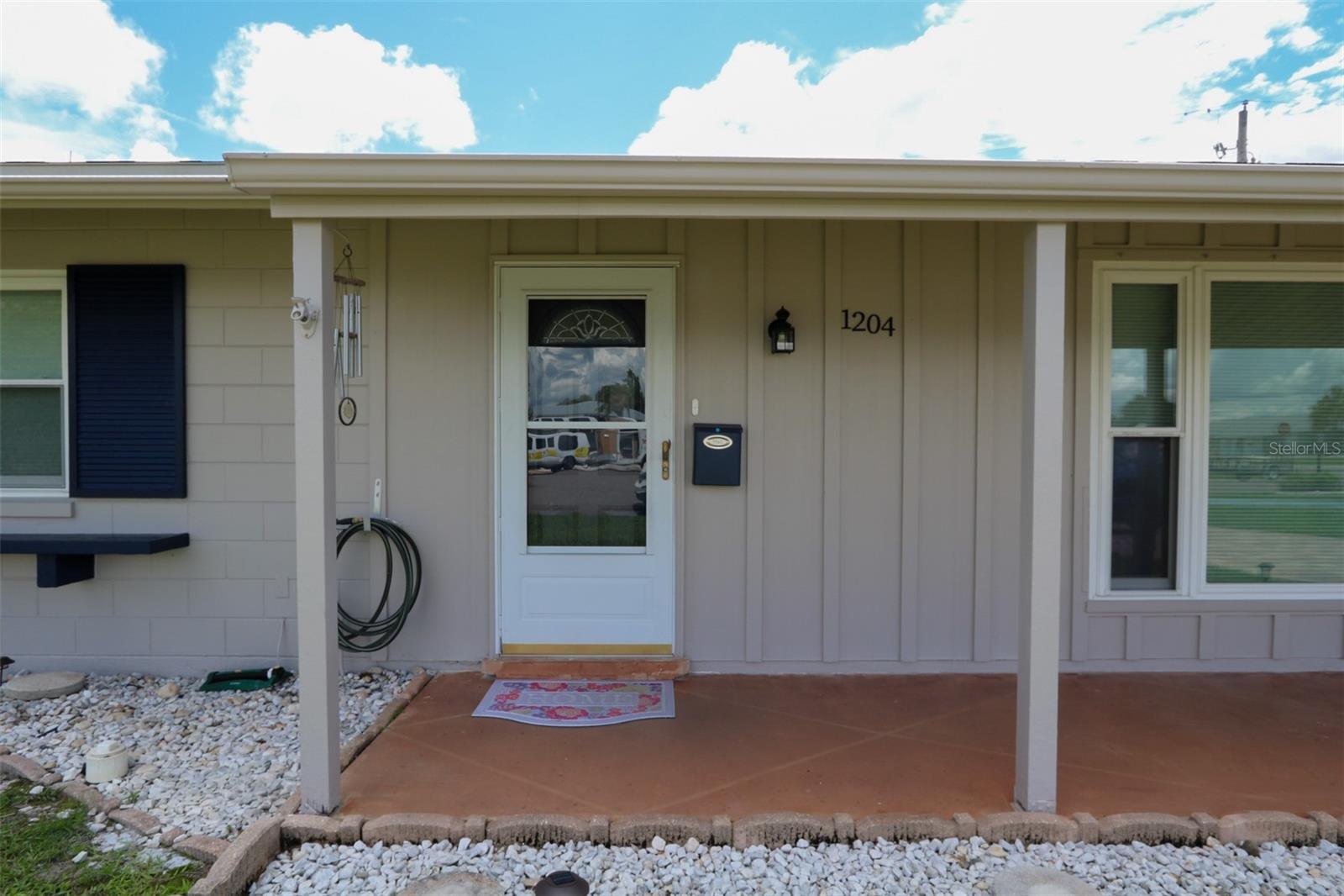 Listing photo id 23 for 1204 Harkness Way