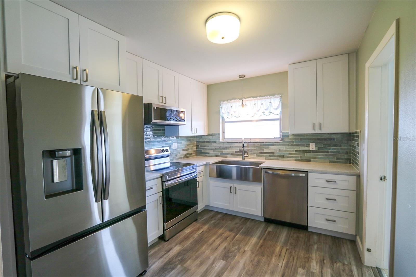 Listing photo id 1 for 1204 Harkness Way