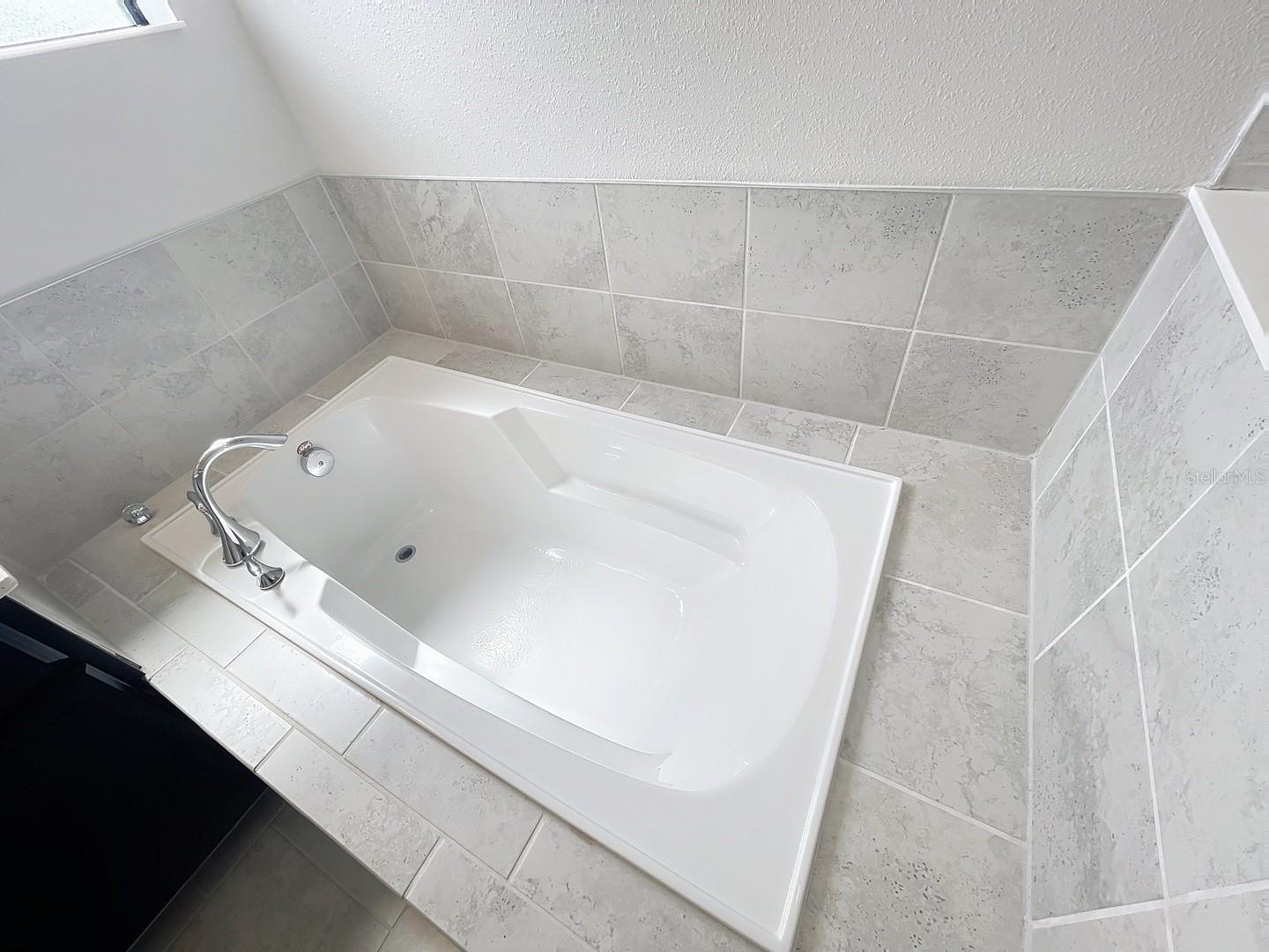 Image 40 of 61 For 1247 Payne Stewart Drive
