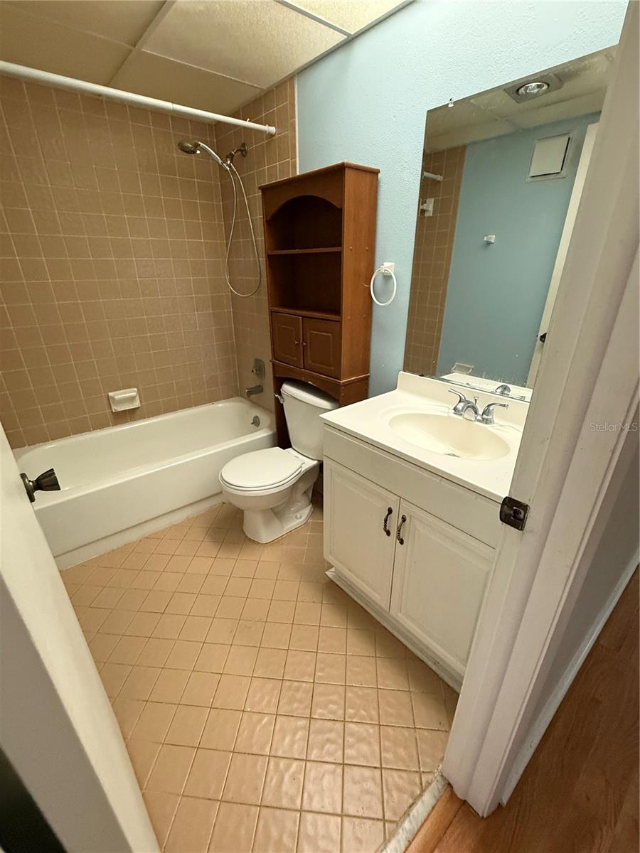 Image 8 of 25 For 3300 Fox Chase Circle N 232