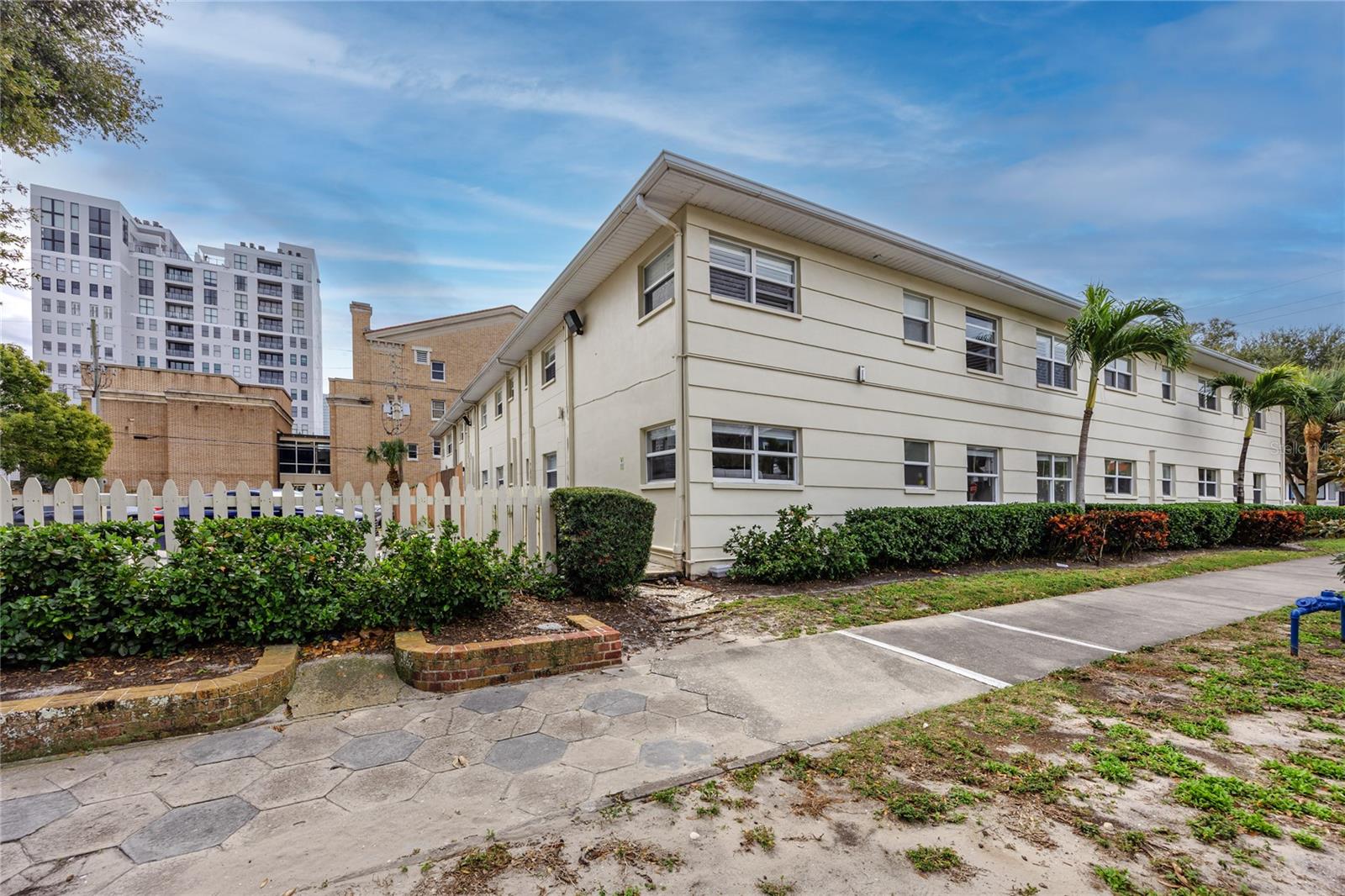 Image 17 of 28 For 555 3rd Street N 13