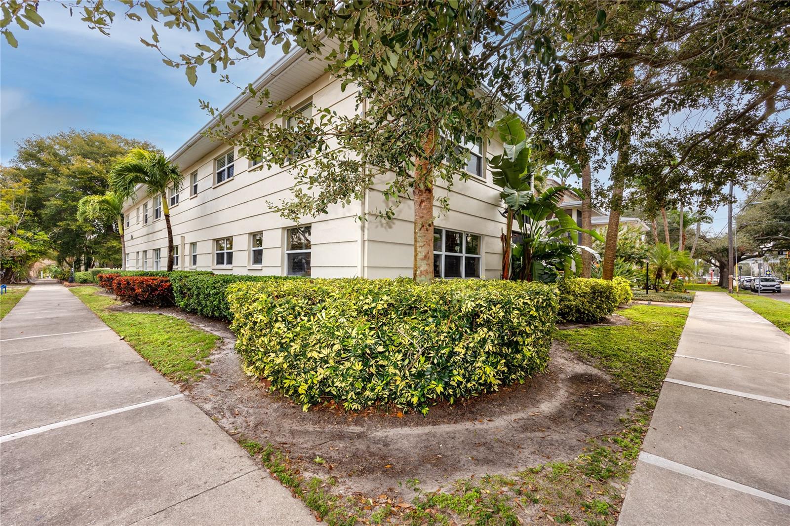 Image 20 of 28 For 555 3rd Street N 13