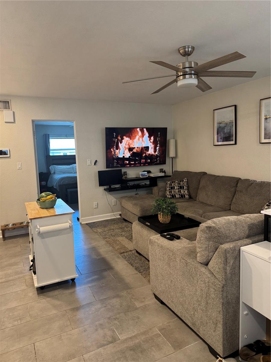 Image 7 of 28 For 555 3rd Street N 13