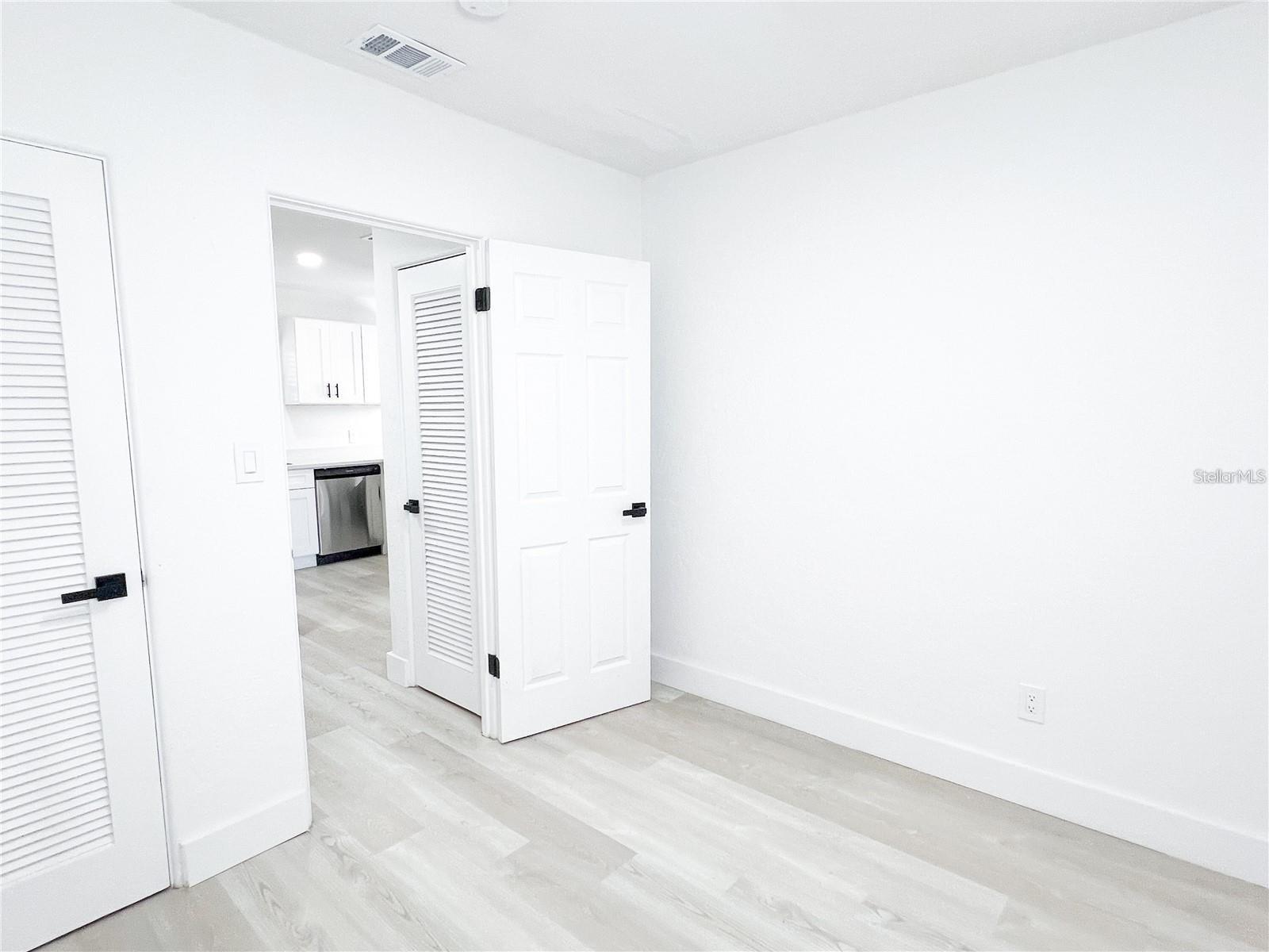 Image 16 of 25 For 1757 Tyrone Boulevard N