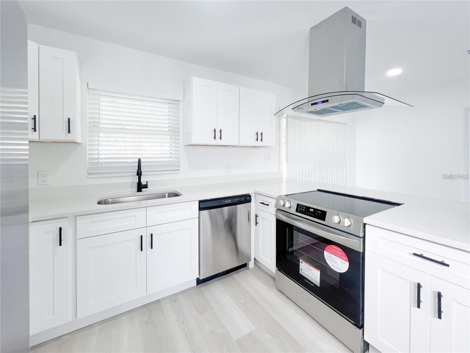 Image 7 of 25 For 1757 Tyrone Boulevard N