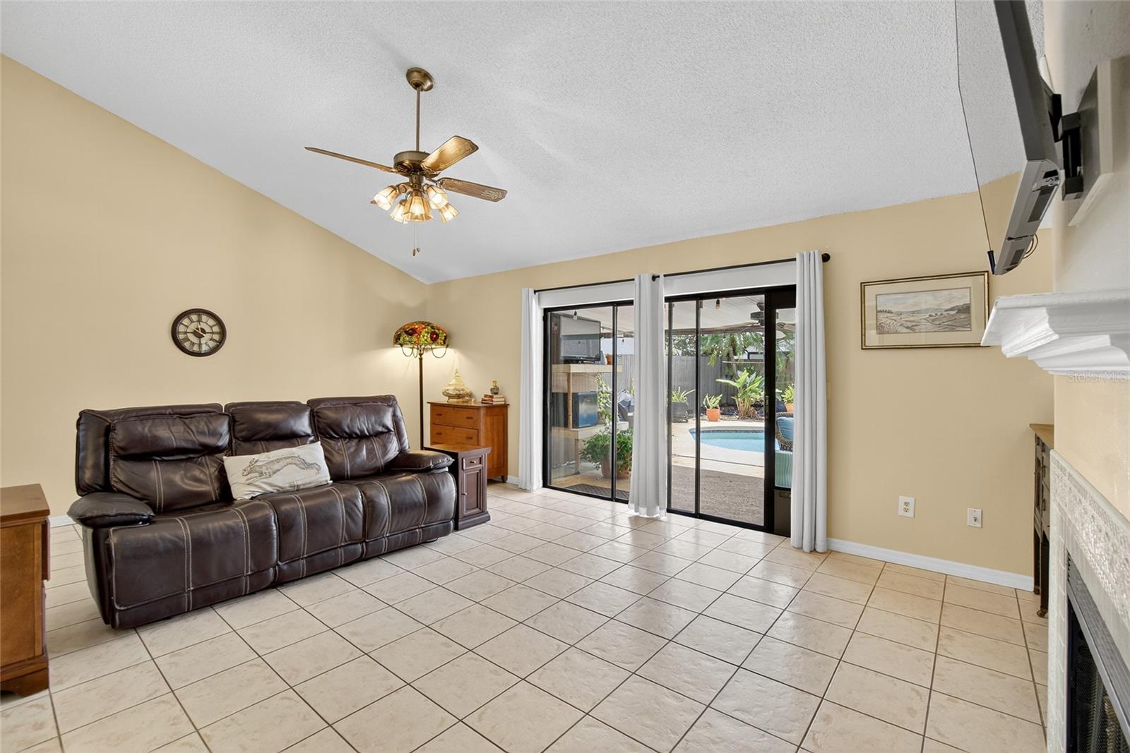Image 19 of 64 For 1914 Coral Tree Court