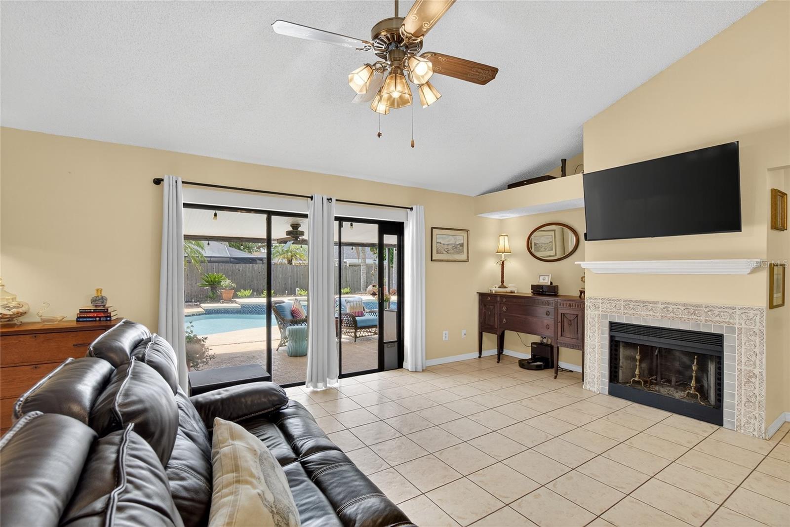 Image 22 of 64 For 1914 Coral Tree Court