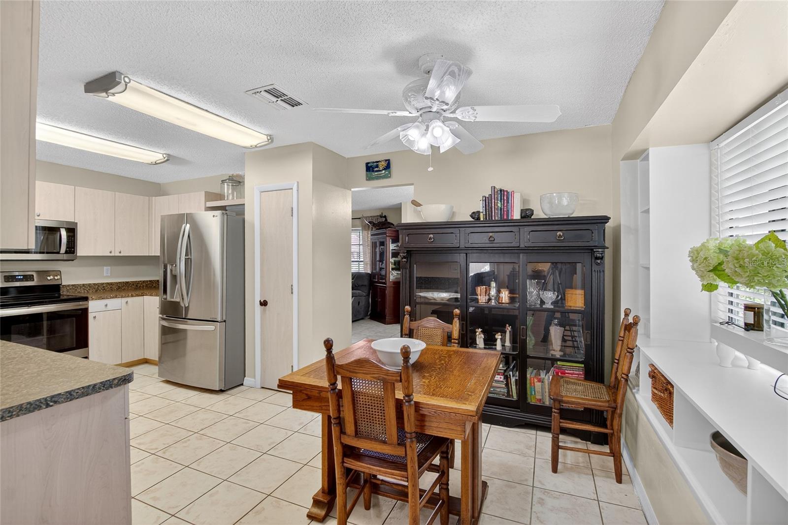 Image 23 of 64 For 1914 Coral Tree Court
