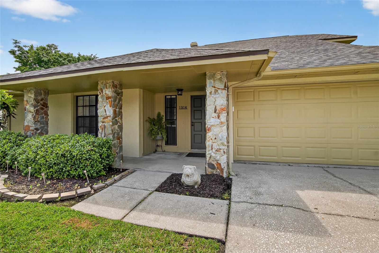 Image 5 of 64 For 1914 Coral Tree Court