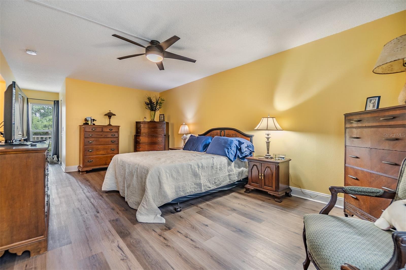 Image 15 of 39 For 225 Country Club Drive E246