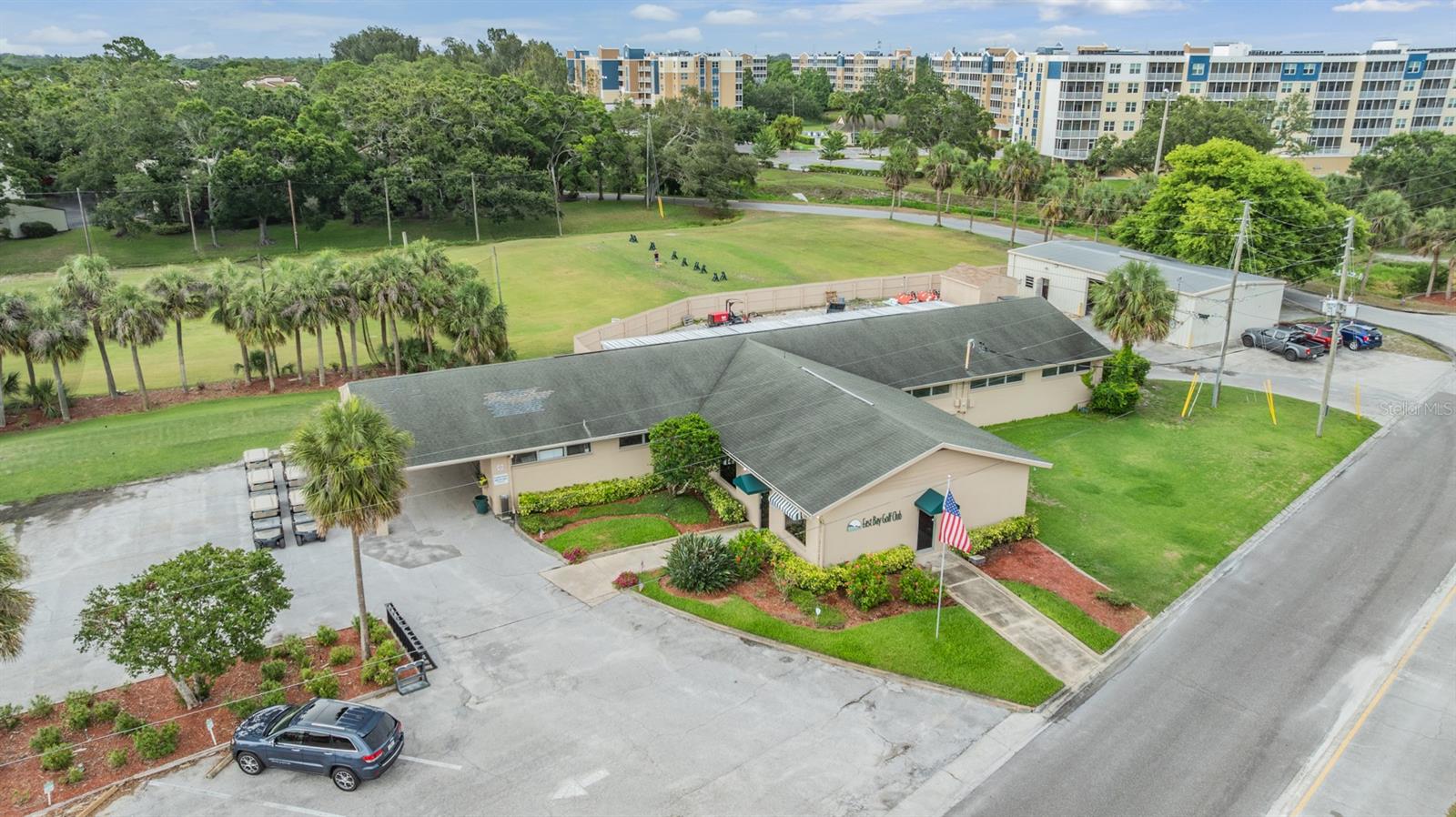 Image 24 of 39 For 225 Country Club Drive E246
